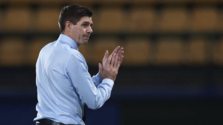 El noble gesto de Steven Gerrard con los jugadores del Villarreal