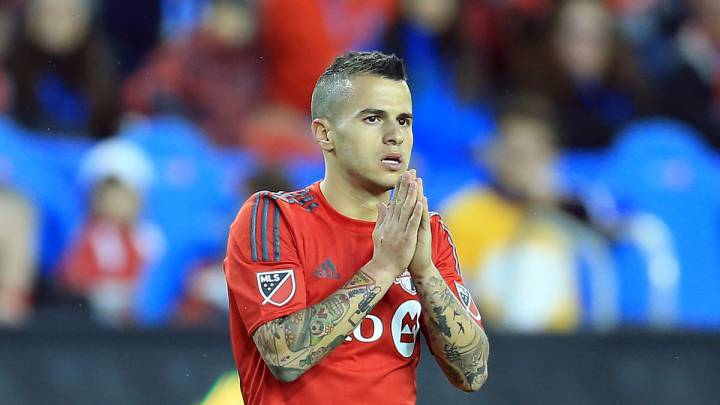 El jugador franquicia de Toronto FC, Sebastian Giovinco y su agente Andrea D'Amico estudian la posibilidad de llegar al AC Milan en un futuro no muy lejano.
