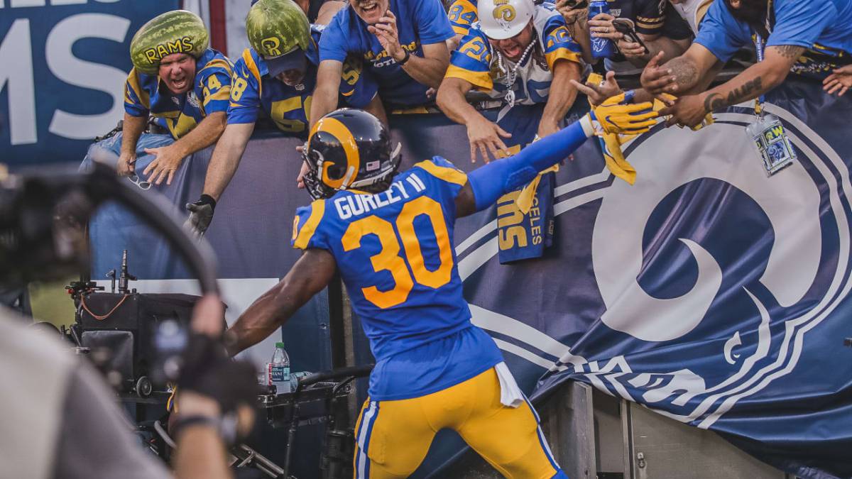 Todd Gurley festeja un touchdown