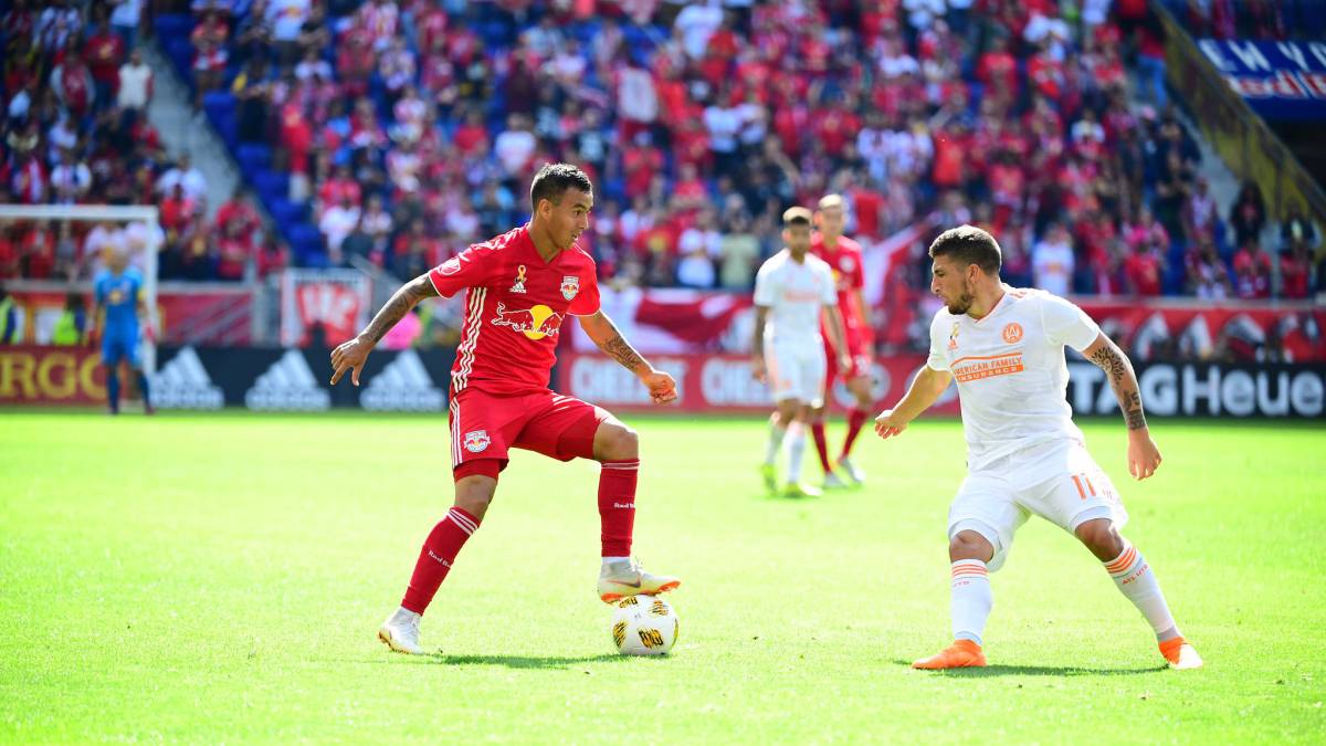 El partido entre el primer y segundo lugar de la Conferencia Oeste se lo quedó New York al imponerse 2-0 a Atlanta en el Red Bulls Arena.