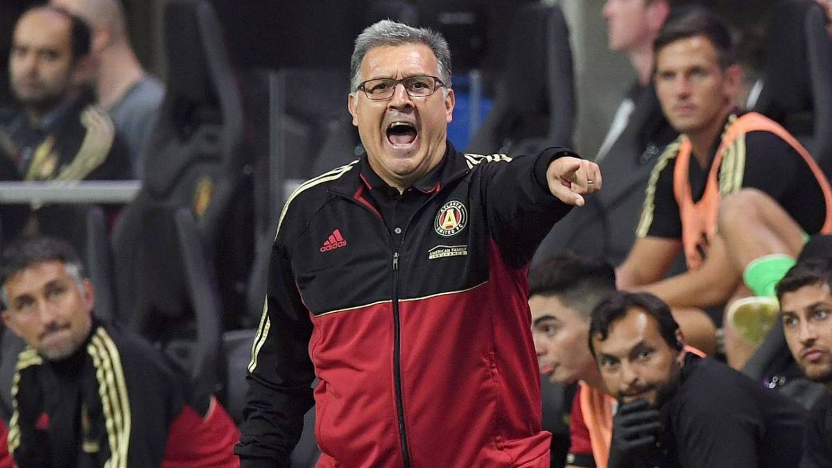 Tras perder, Tata Martino le niega el saludo al técnico rival