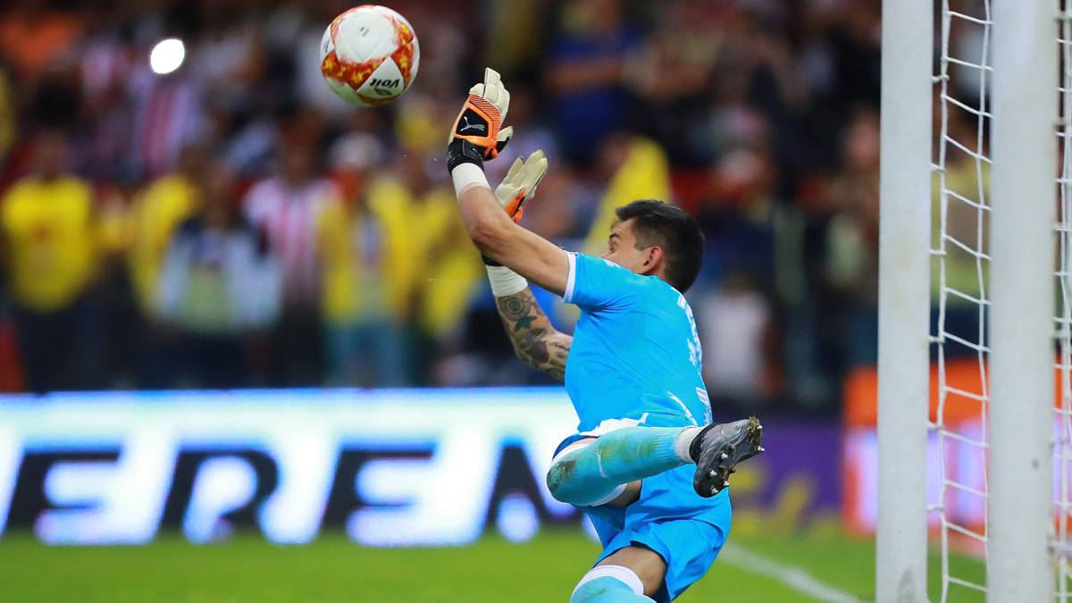 7 cosas que no conocías de Raúl Gudiño, el héroe de Chivas