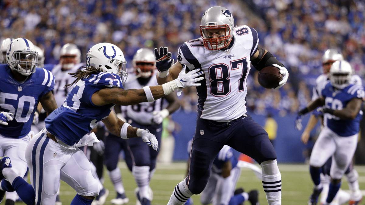Rob Gronkowski en partido contra Colts