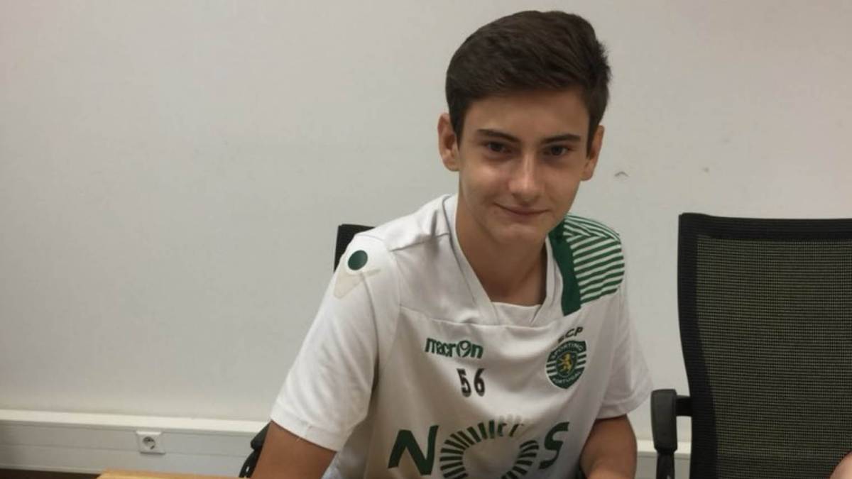 Patrick Leal dejó la academia de New England Revolution este martes para incorporarse a las fuerzas básicas de Sporting de Lisboa en Portugal.