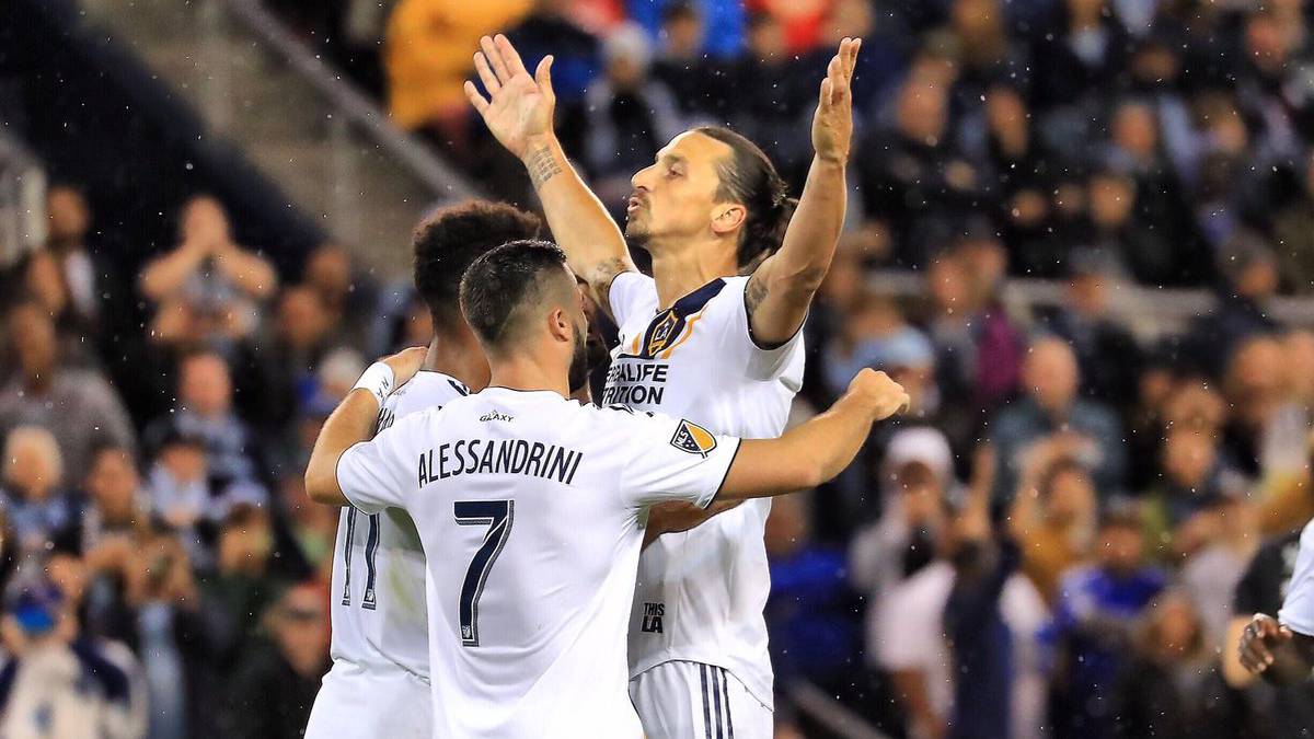 Ibrahimovic se contagia de la fiebre de Fortnite
