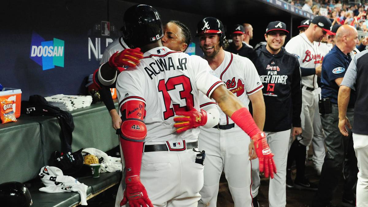 Ronald Acuña Jr. celebra home run