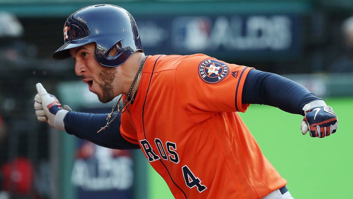 George Springer celebra home run