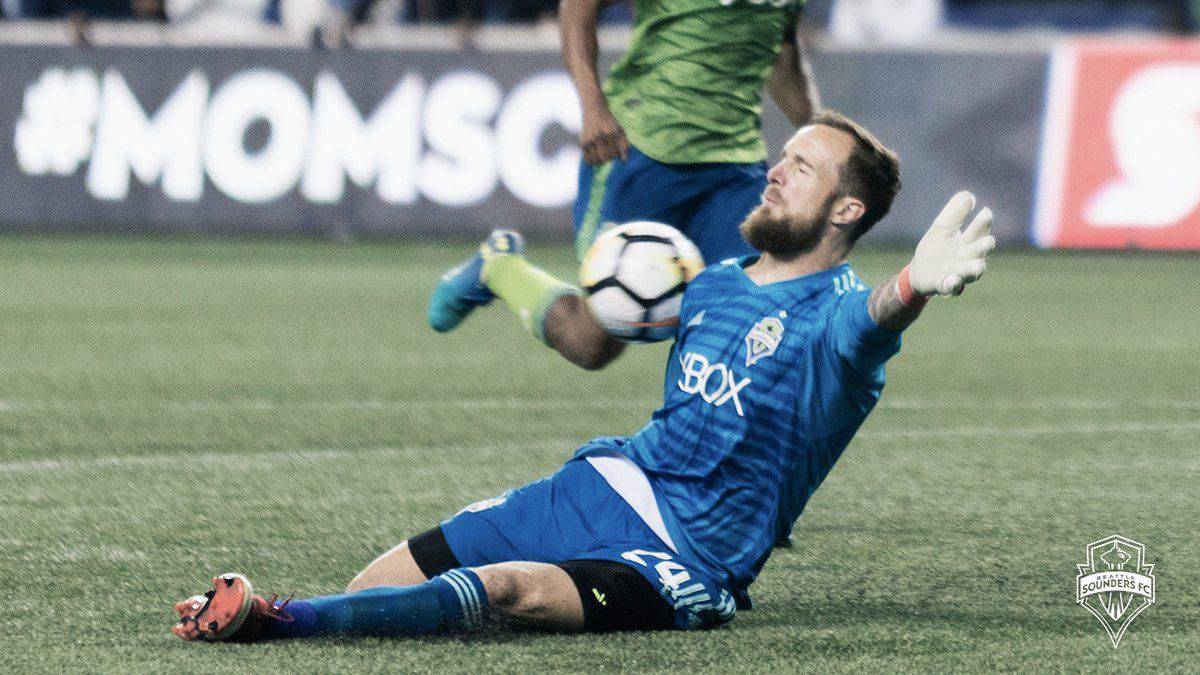 El portero de Seattle Sounders, Stefan Frei, consiguió las 800 atajadas en la MLS en la victoria del lunes cuatro a uno frente a Houston Dynamo.