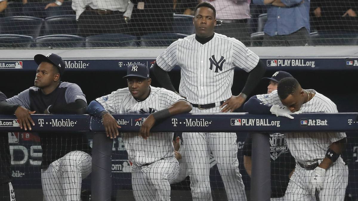 Molestos por la eliminación de su equipo en el Yankee Stadium, algunos seguidores se desquitaron con simpatizantes de Boston y les arrojaron cerveza