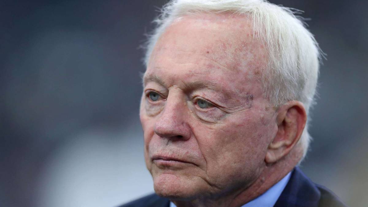 Jerry Jones en partido de los Cowboys
