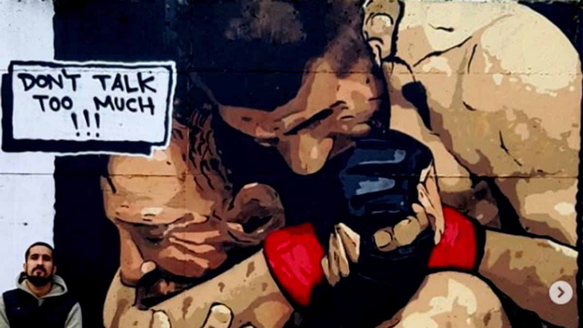 Muhammed Emin Türkmen, es un artista urbano turco que decidió plasmar la llave con la que Nurmagomedov venció a McGregor.