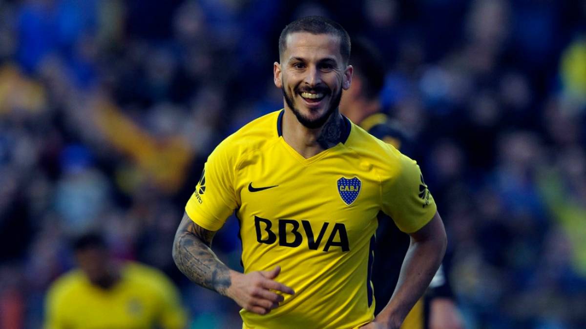 El delantero de Boca Juniors tomó con humor el cuestionamiento de la prensa en torno a los rumores que lo ponen como jugador del Galaxy de la MLS