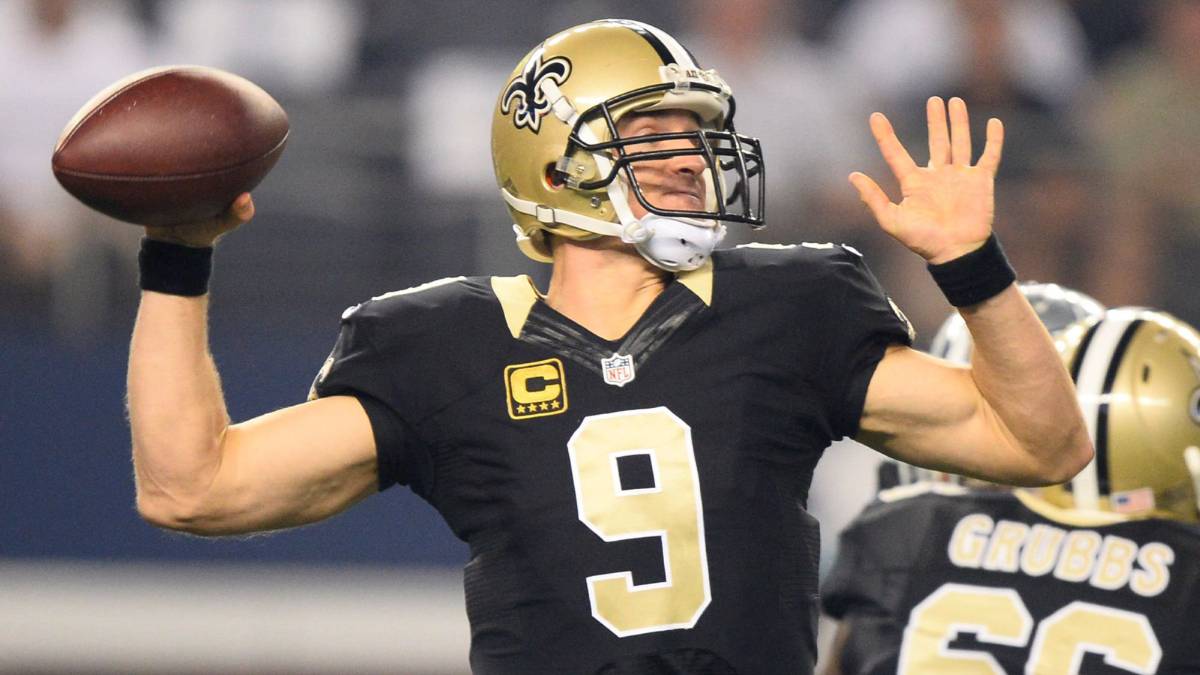 Drew Brees lanza pase