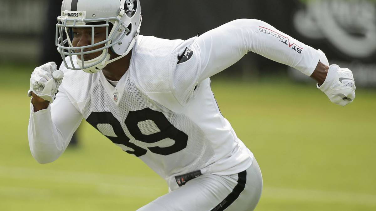 Amari Cooper en entrenamiento de Raiders