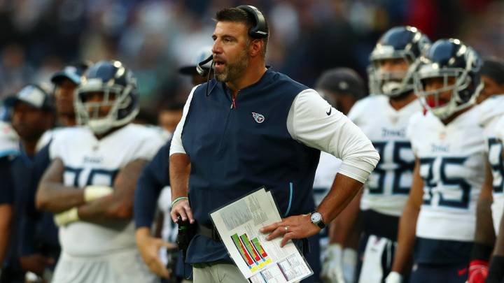 Mike Vrabel en partido de Titans