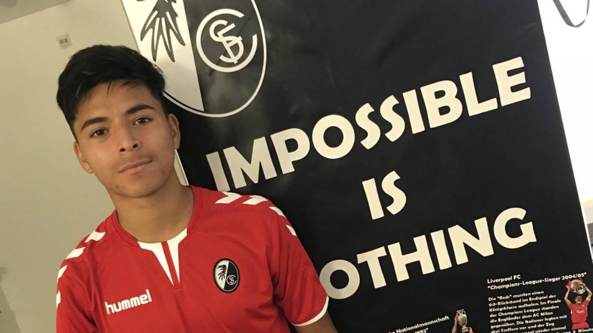El mexicoamericano Alex Méndez firma en la Bundesliga