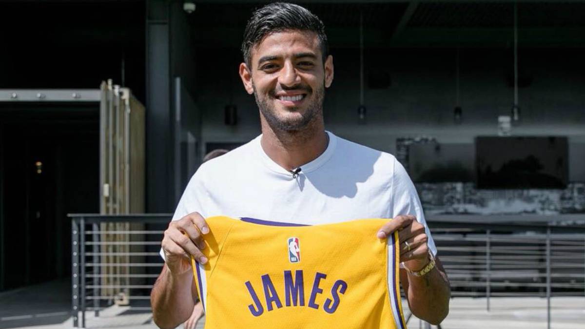 Carlos Vela: "Entre un partido de LeBron y Chivas, veo a LeBron"
