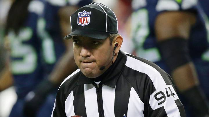 Referee Cruz en partido de la NFL