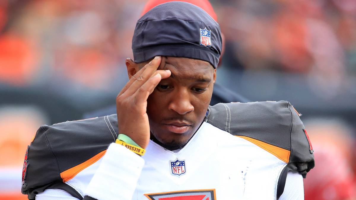 La novela sigue en Tampa Bay: Jameis Winston, a la banca