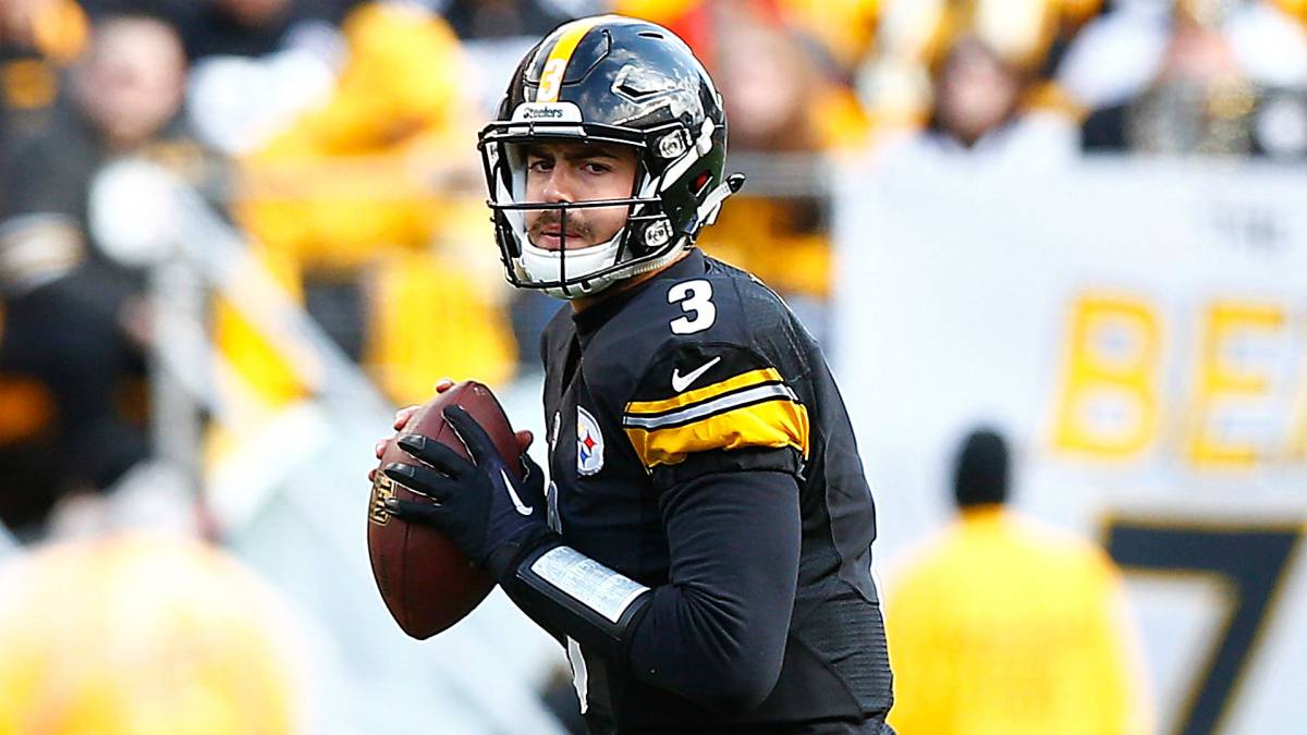 Landry Jones en partido de Steelers