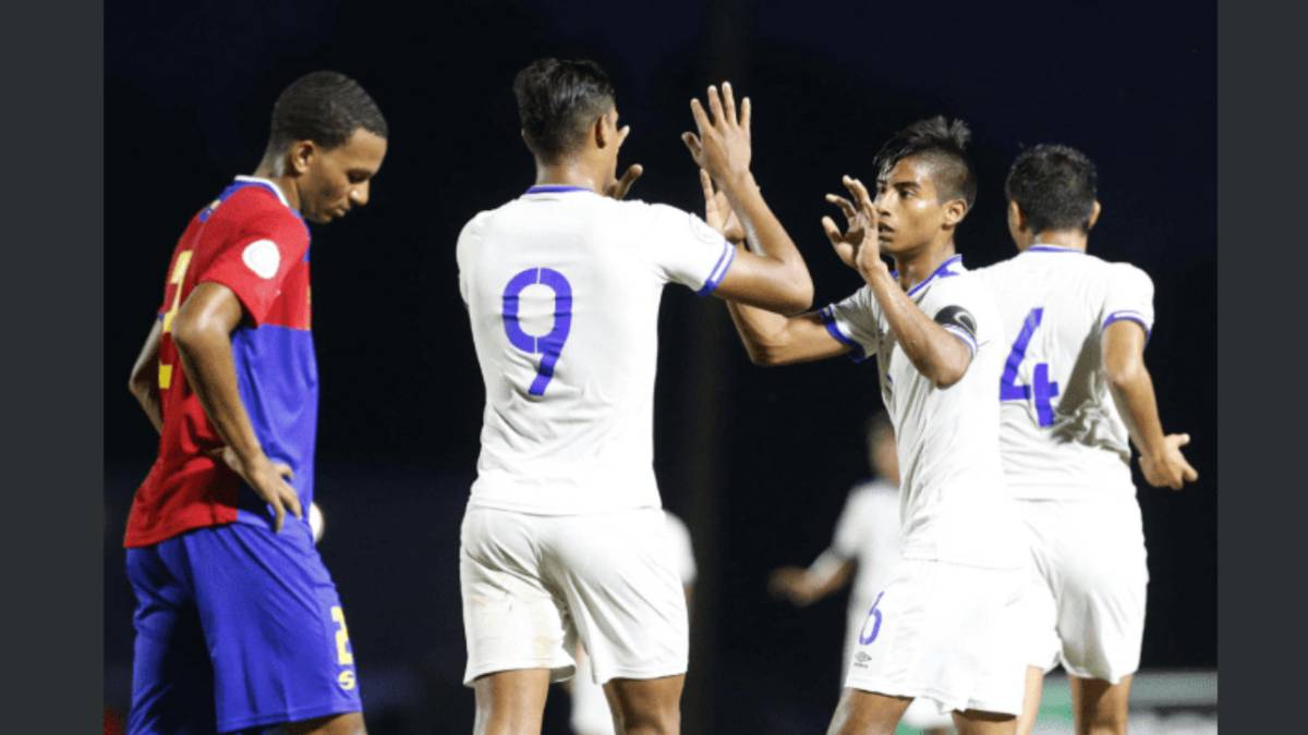 Ernesto Góchez realizó varios cambios para juego contra Islas Caimán. El conjunto salvadoreño sumó tres puntos más y va con paso invicto en el certamen.