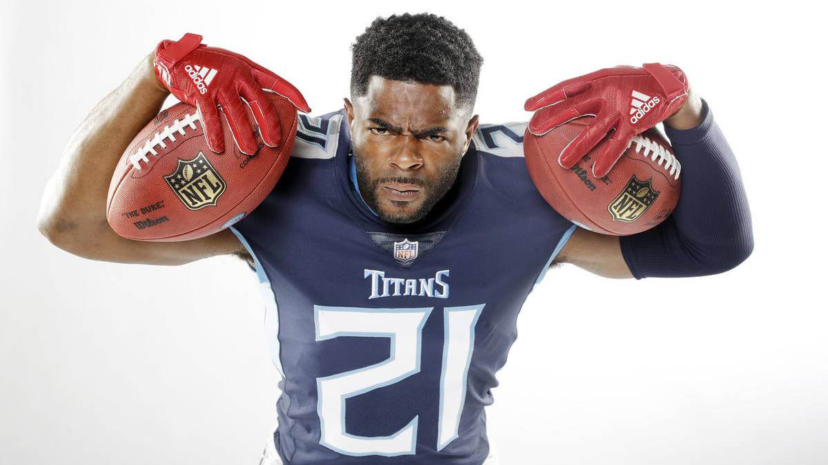 Malcolm Butler con el uniforme de Titans