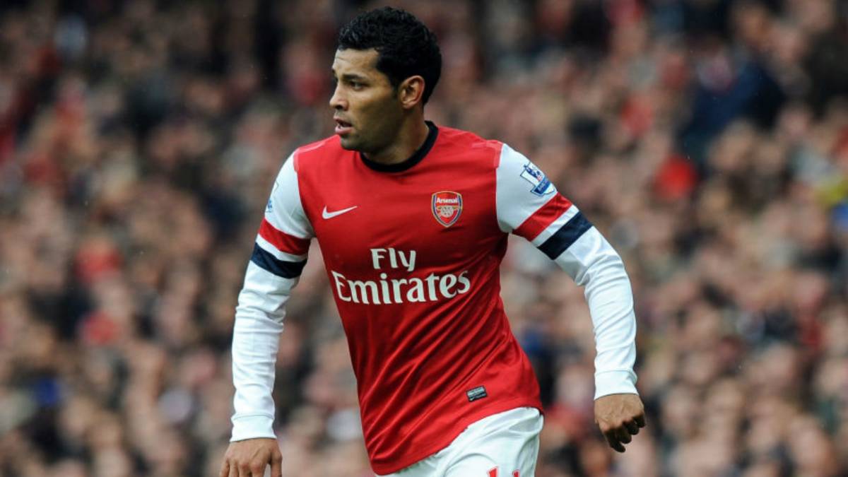 Repasamos la historia del lateral brasileño, quien apuntaba para triunfar a nivel mundial después de su fichaje con Arsenal, pero el desenlace fue distinto
