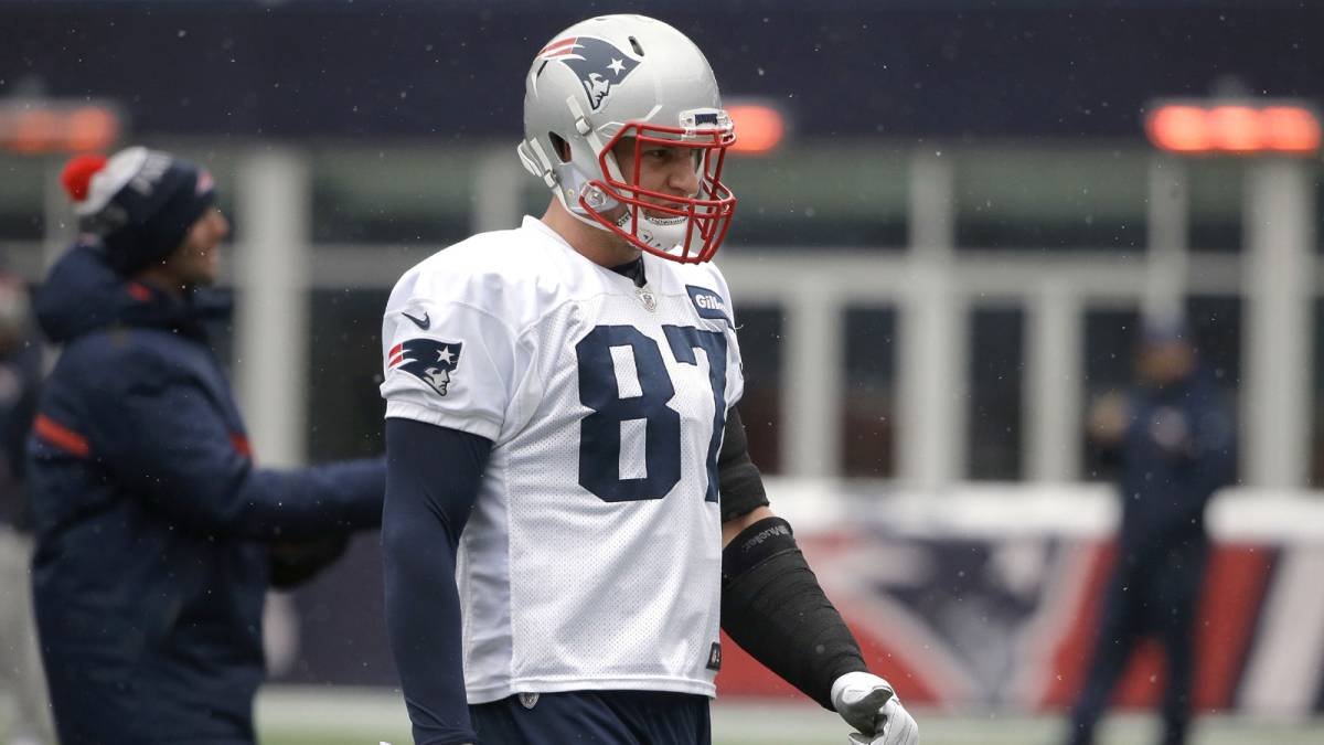 Rob Gronkowski en entrenamiento de Patriots