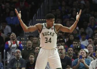 Antetokounmpo alza la mano para jugar en el LAFC de Vela