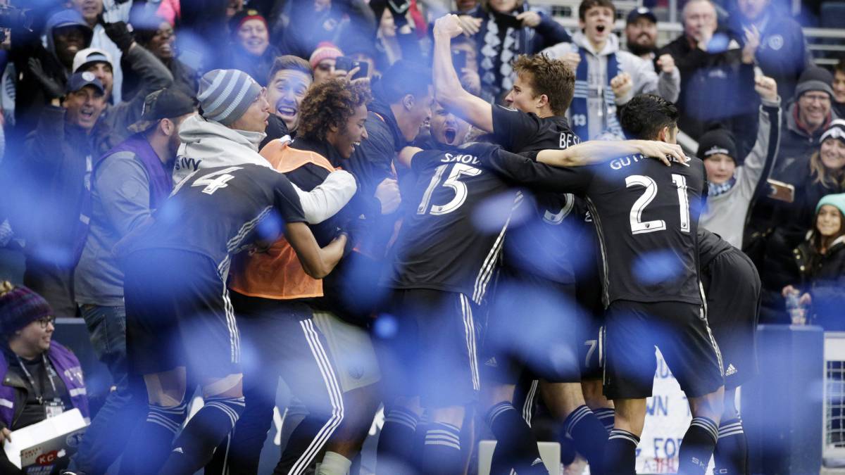 Sporting Kansas City logró imponerse en casa a Real Salt Lake. Con la victoria de este domingo avanzaron a la siguiente fase de los playoffs.