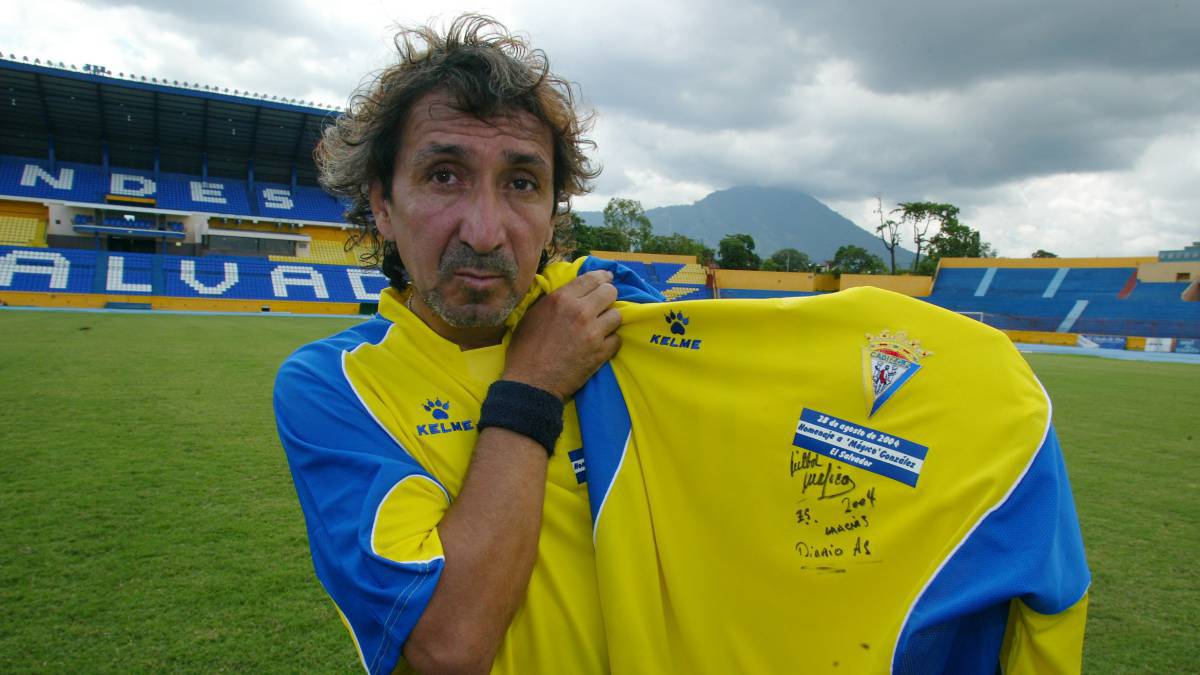 Extécnico del Cádiz: "Cruyff quería al 'Mágico' en el Barcelona"