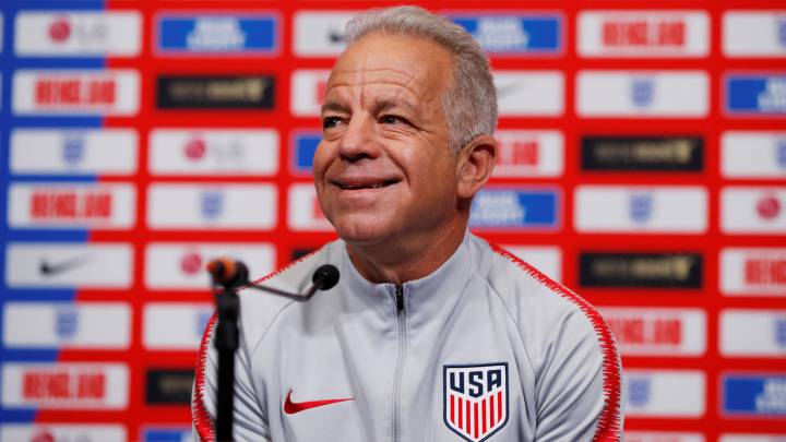 Dave Sarachan: "Venimos a ganar, no a hacer tributo a Rooney"