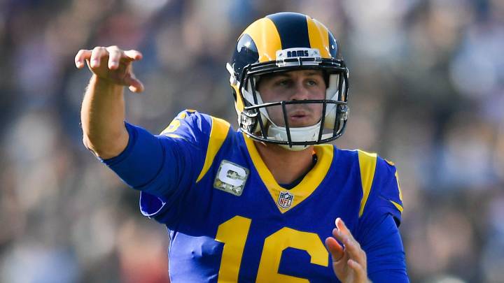 Jared Goff lanza un pase
