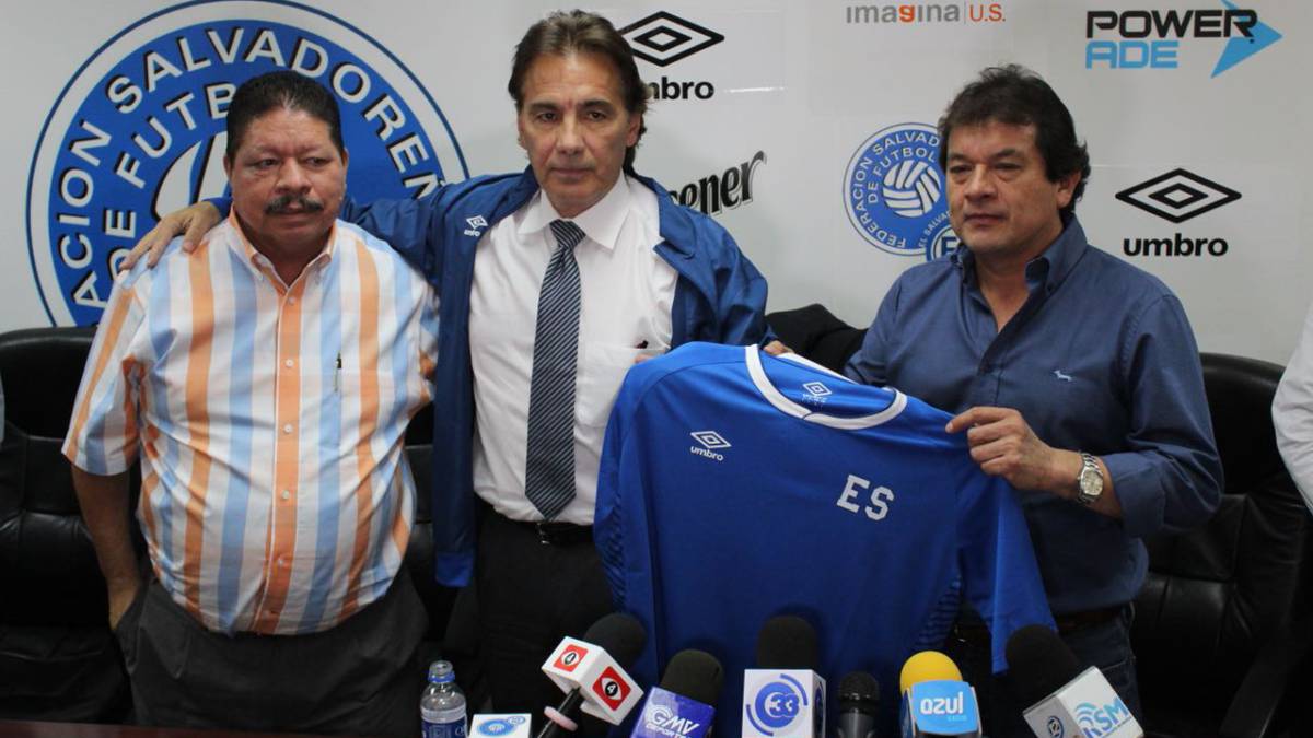 Alineación de El Salvador para enfrentar a Bermudas