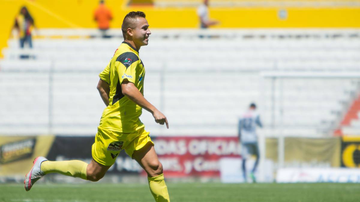 Mexicano sufre adeudo salarial en el fútbol de El Salvador
