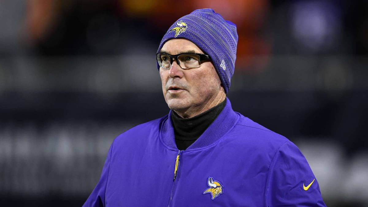 Mike Zimmer en partido de Vikings