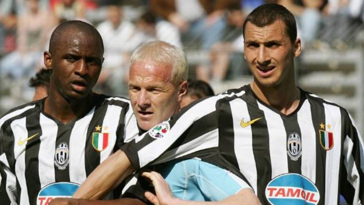 El exjugador del Arsenal reveló la plática que tuvo con Zlatan Ibrahimovic antes de que el sueco firmara con el Manchester United.