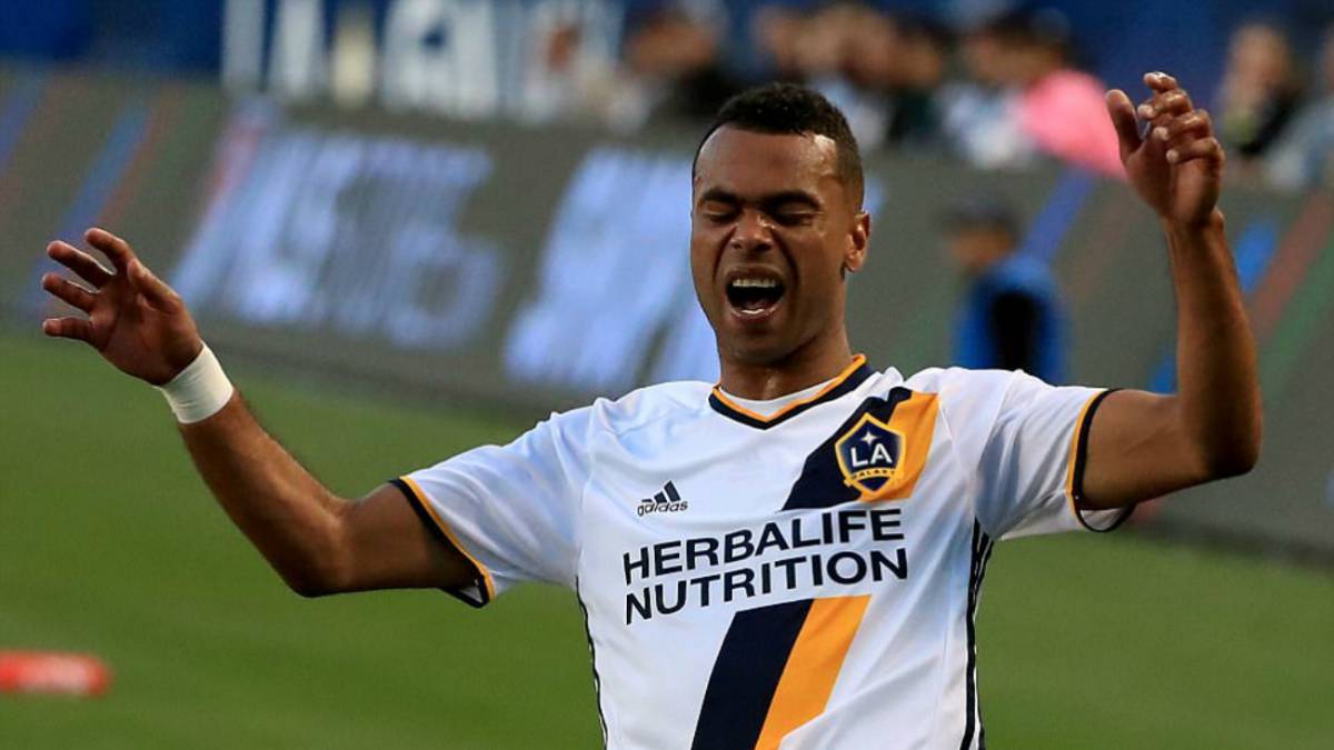 The Sun: Galaxy le ofreció un nuevo contrato a Ashley Cole