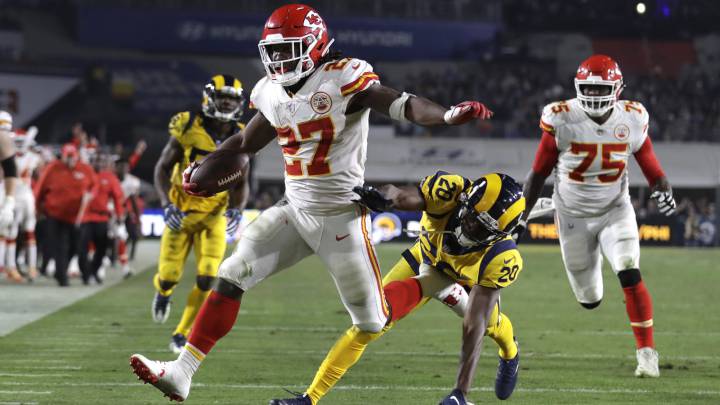 Kareem Hunt, en problemas tras golpear a una mujer