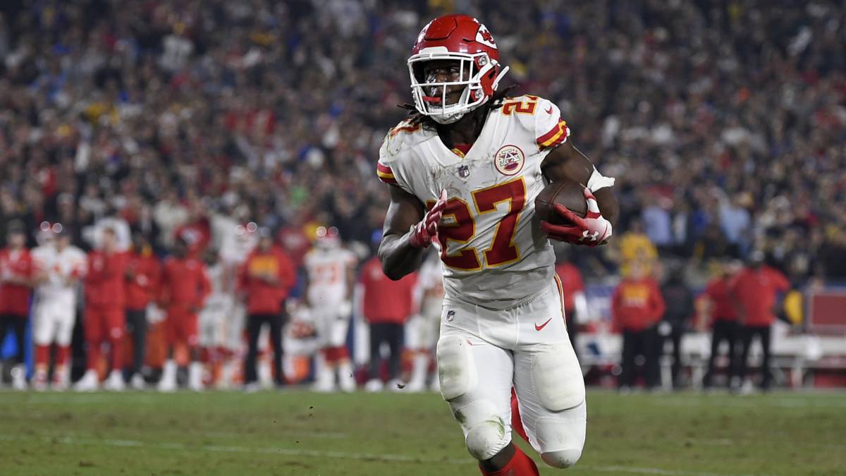 Kareem Hunt en partido de los Chiefs