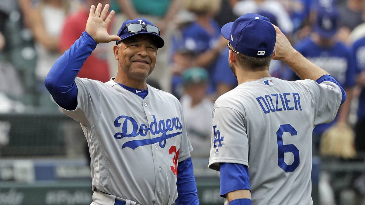 Dave Roberts, cuatro años más con Los Angeles Dodgers