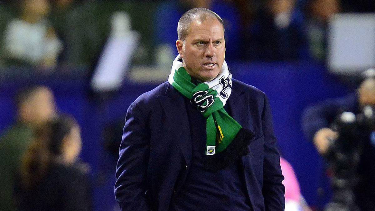 El entrenador de Portland Timbers, Giovanni Savarese, siempre utiliza un detalle en su vestimenta durante los encuentros de su equipo para la buena suerte.