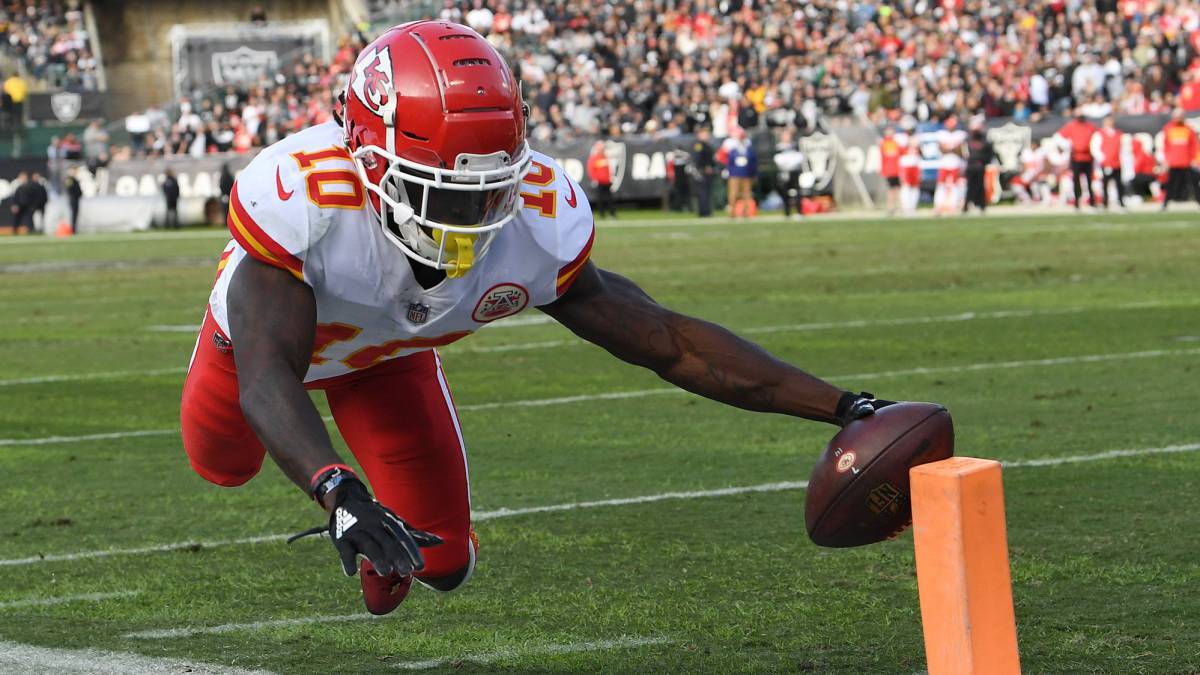 Tyreek Hill anota touchdown