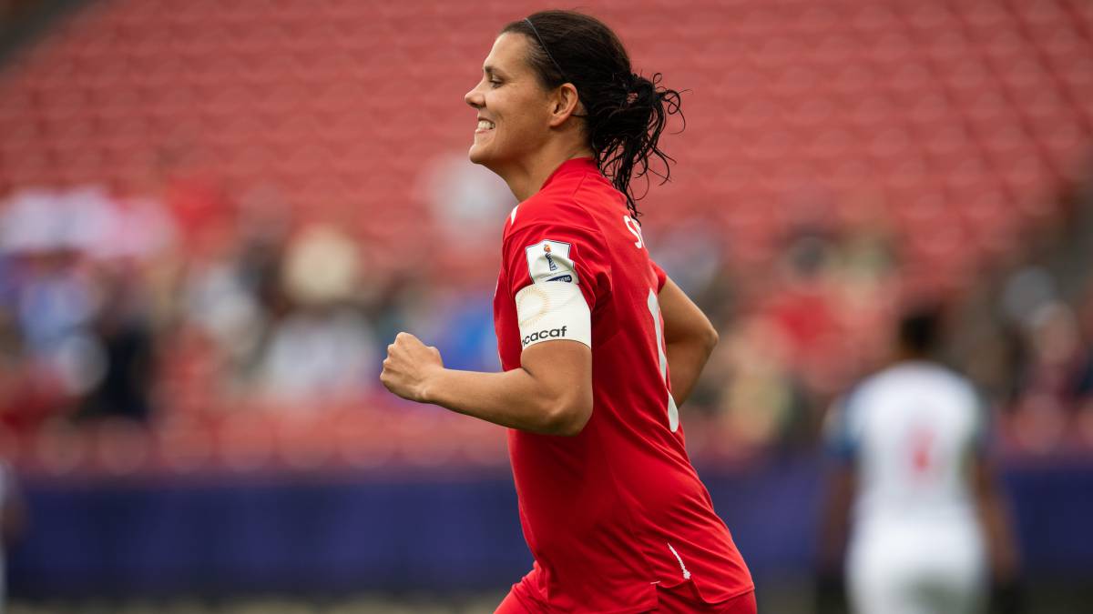 Christine Sinclair: 14 veces mejor jugadora de Canadá