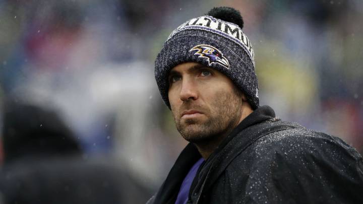 Joe Flacco en la banca de Baltimore