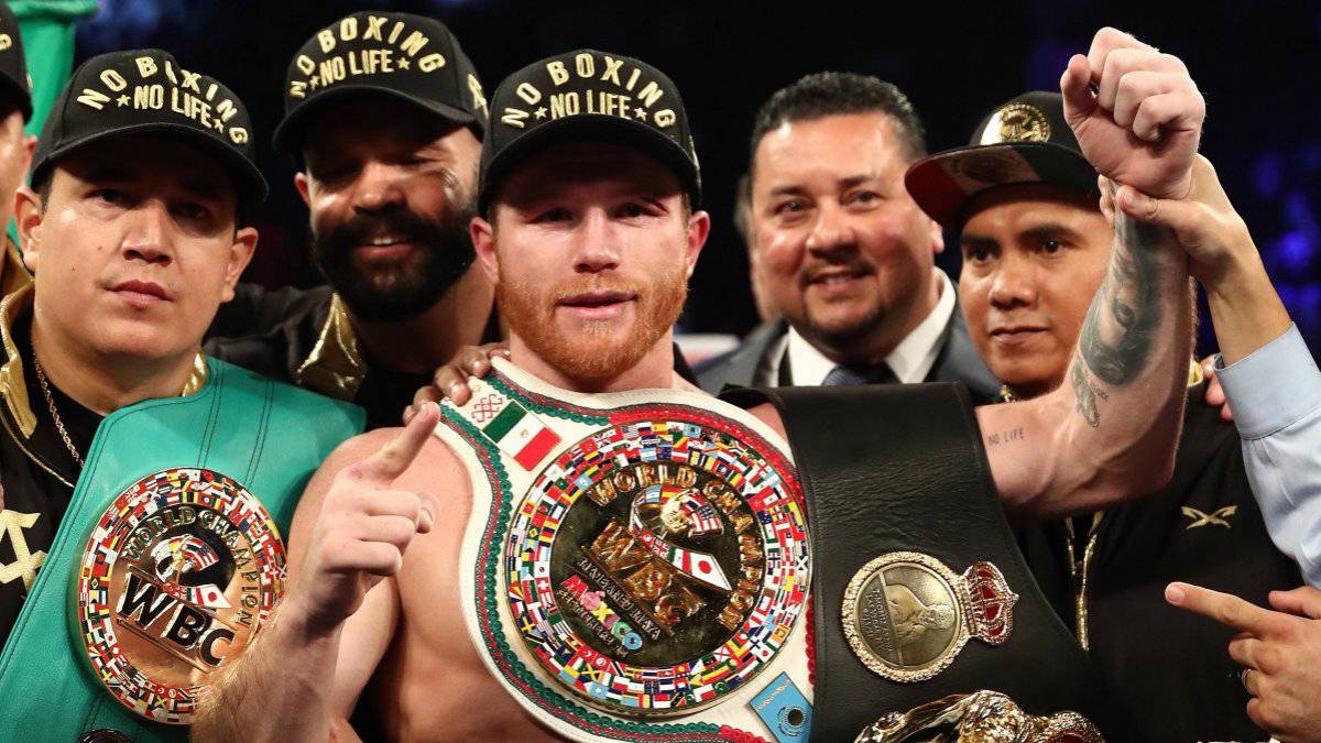 El boxeador mexicano, Saúl ‘Canelo’ Álvarez, subió un collage a sus redes sociales donde mostró los mejores momentos que vivió en el 2018.