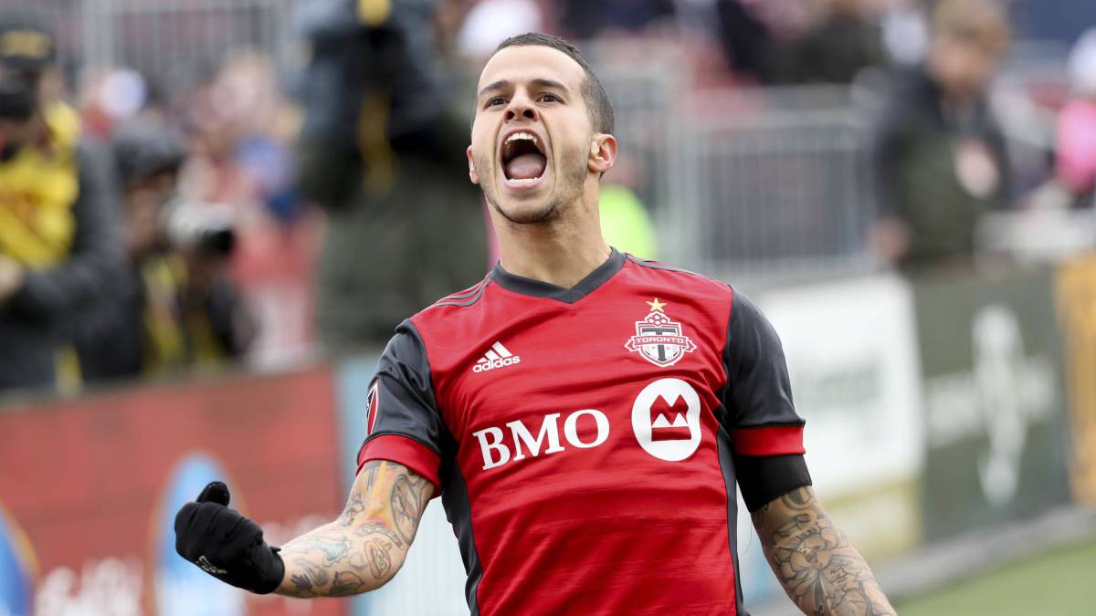 El delantero estrella de Toronto anunció que seguirá en el equipo canadiense por lo menos una temporada más, esto en caso de no conseguir una buena renovación.