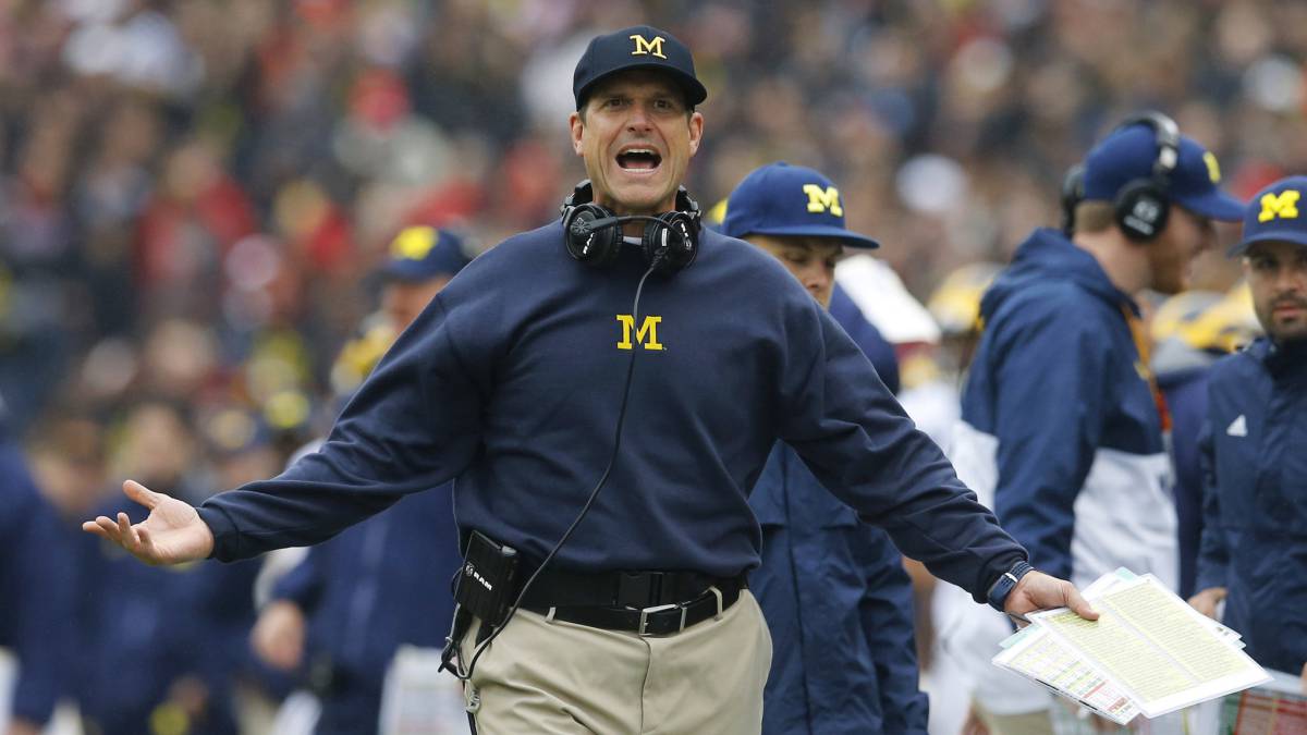 Jim Harbaugh con la Universidad de Michigan