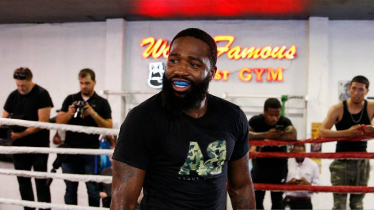 El boxeador estadounidense, Adrien Broner, se toma muy en serio la pelea frente a Manny Pacquiao por lo que enseña como entrena previo a la pelea.