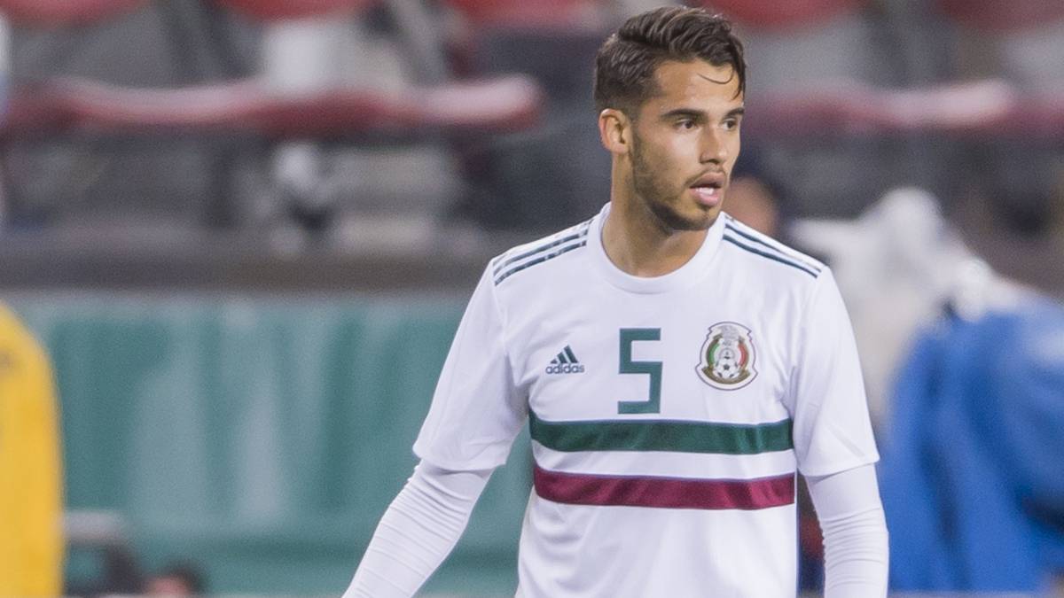 Diego Reyes con la seleccion mexicana